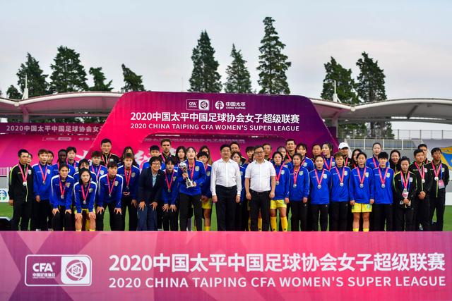 冬季转会期间多名球员续约和转会动态